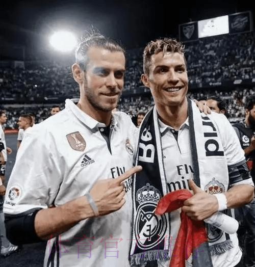 贝尔来到皇马训练地探访老队友 和安帅拥抱 贝尔来到皇马训练地探访老队友 和安帅拥抱